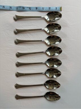 8 Vintage Wallace Tiara Discontinued Oval Soup Spoons